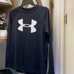 Boys Black Medium Under Armour long sleeved shirt